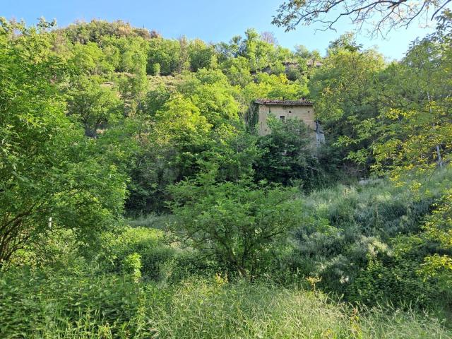Rustici e casali in vendita di 110 m² in Frazione Uscerno