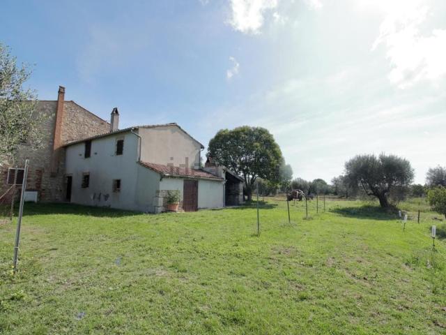 Rustici e casali in vendita di 110 m² in Strada del Seminario, 6