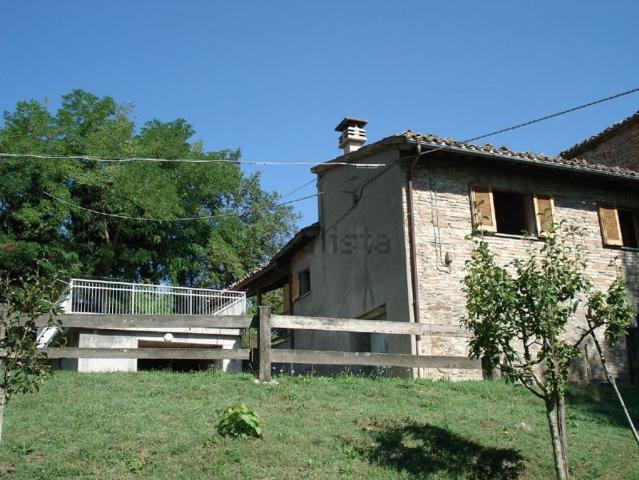 Rustici e casali in vendita di 110 m² in Strada Provinciale Metaurense