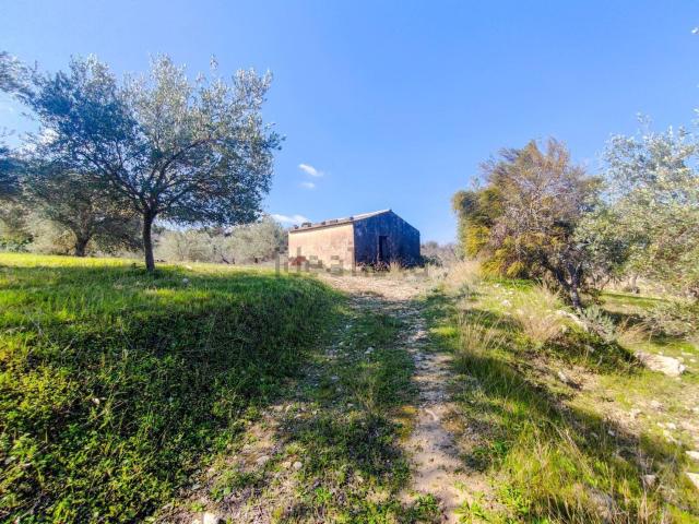 Rustici e casali in vendita di 110 m² in Strada Statale 115