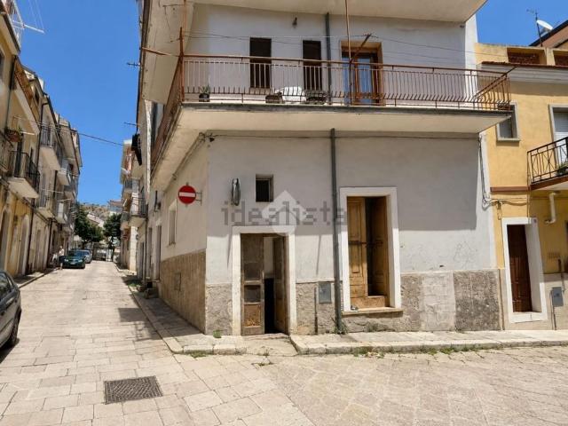 Rustici e casali in vendita di 110 m² in Via Matteo Grifa, 1