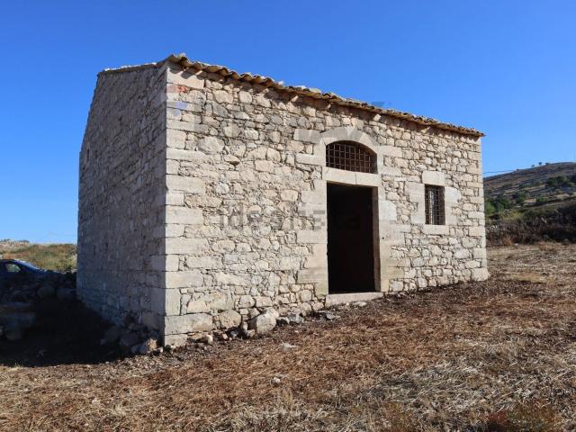 Rustici e casali in vendita di 110 m² in Via Monte Raci