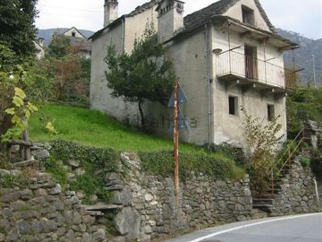 Rustici e casali in vendita di 110 m² in Via alla Villa D&apos Oira, 22