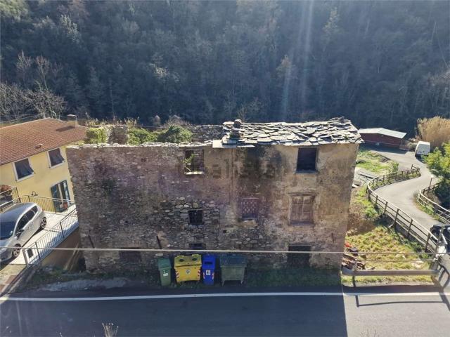 Rustici e casali in vendita di 110 m² in Via Caminata