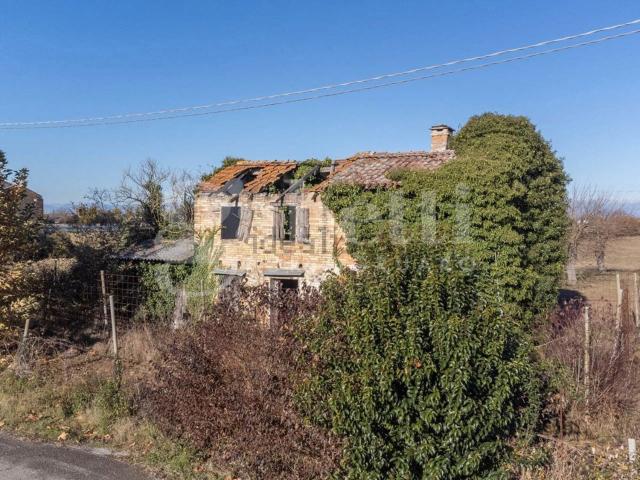 Rustici e casali in vendita di 110 m² in Via Casai del Tau, 1