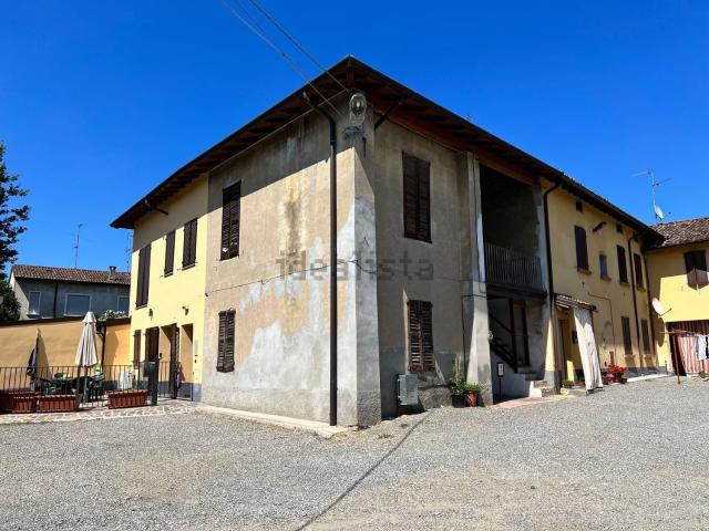 Rustici e casali in vendita di 110 m² in Via Garibaldi