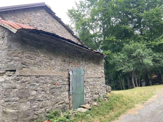 Rustici e casali in vendita di 110 m² in Via Lago Santo