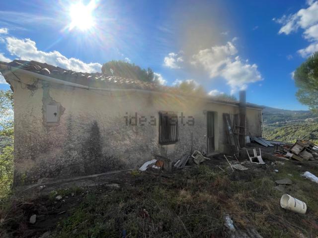 Rustici e casali in vendita di 110 m² in Via Provinciale