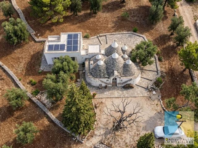 Rustici e casali in vendita di 1111 m² in Contrada Ajeni