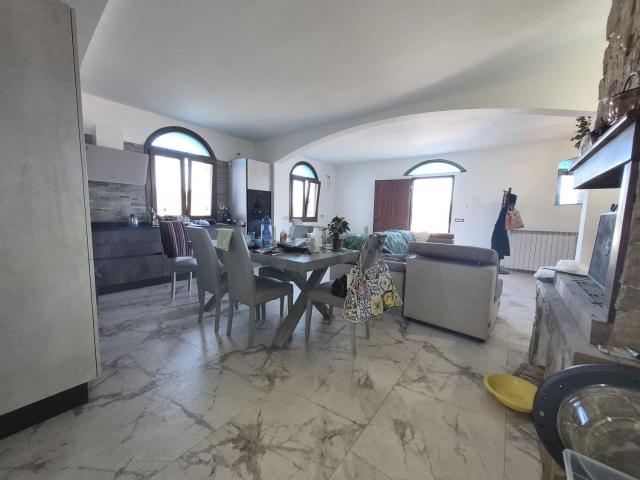 Rustici e casali in vendita di 112 m² in Via Mallacca Zummari, 20