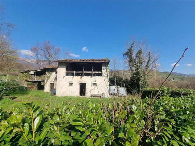 Rustici e casali in vendita di 112 m² in Via Cavallotto