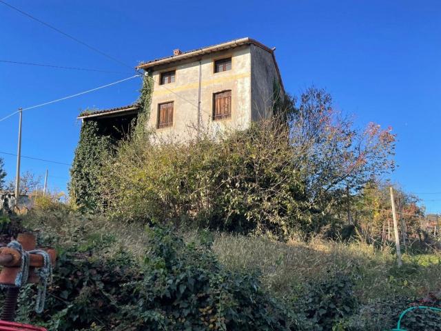 Rustici e casali in vendita di 113 m² in Via San Pietro, 45
