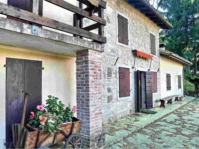 Rustici e casali in vendita di 125 m²