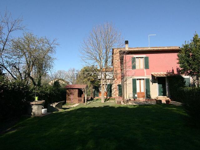 Rustici e casali in vendita di 125 m²