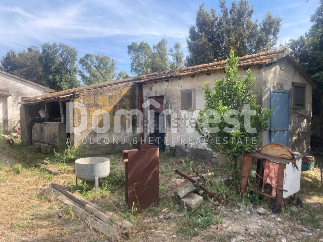 Rustici e casali in vendita di 125 m² in Strada del 33