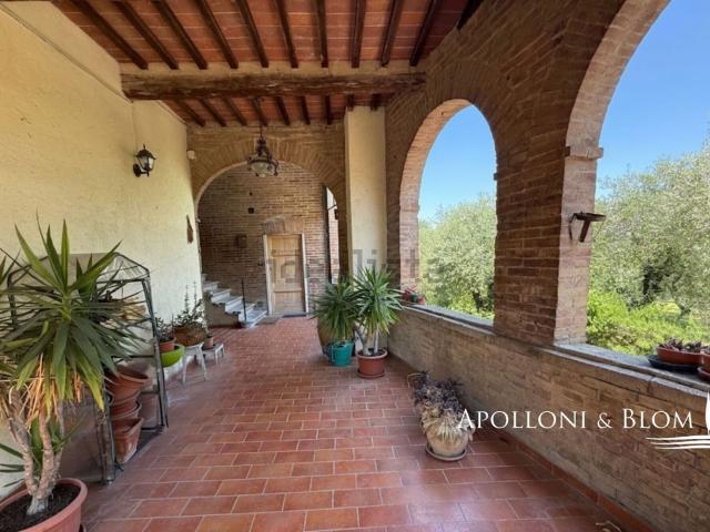 Rustici e casali in vendita di 125 m² in Strada delle Volte Alte, 57