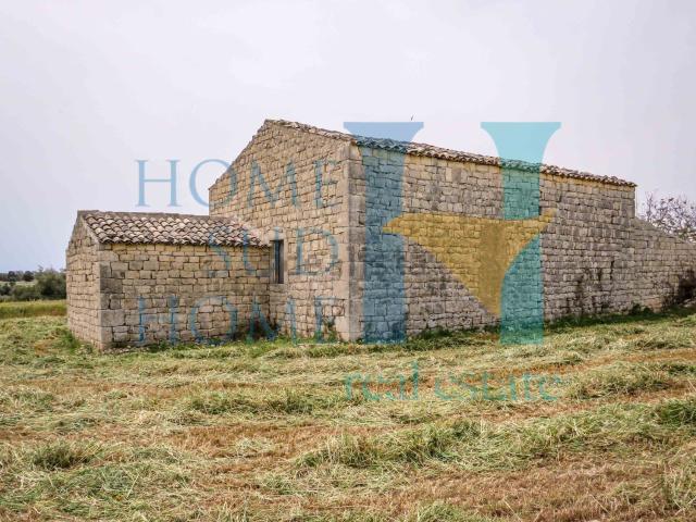 Rustici e casali in vendita di 125 m² in Via Modica Giarratana, 1