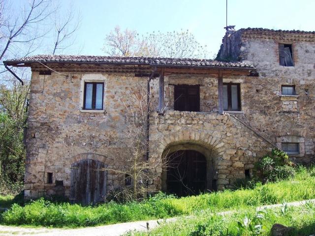 Rustici e casali in vendita di 125 m² in Via Lenze, 2751