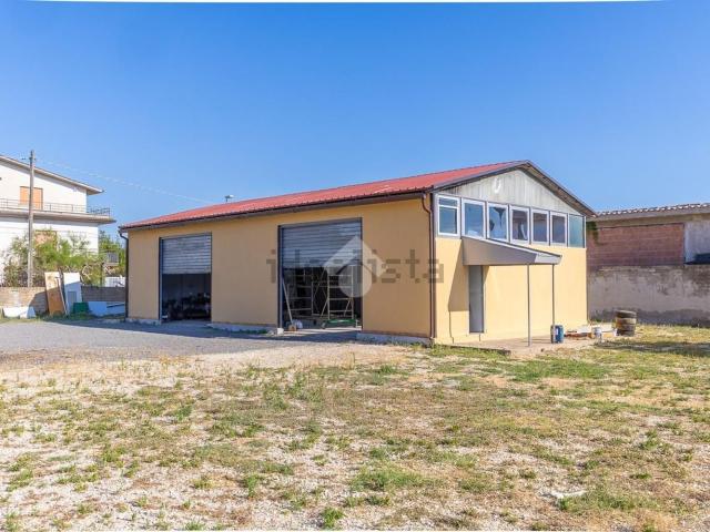 Rustici e casali in vendita di 127 m² in Via Giosuè Carducci, 28