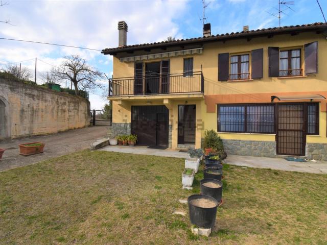 Rustici e casali in vendita di 127 m² in Via Sant&apos Anna