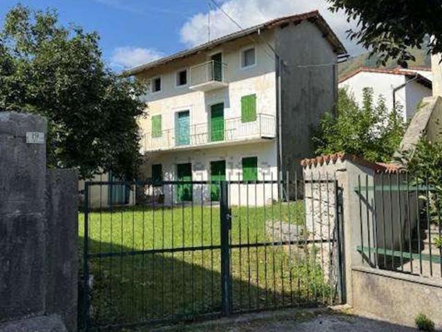 Rustici e casali in vendita di 129 m² in Via del Santuario, 19