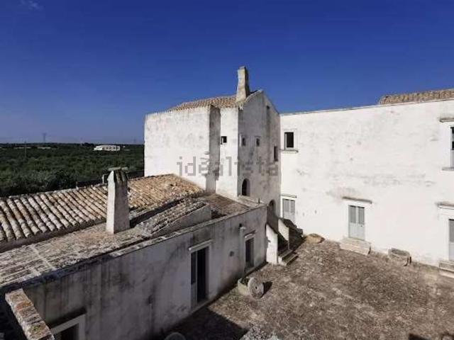 Rustici e casali in vendita di 1200 m² in Via Taverna del Piffero