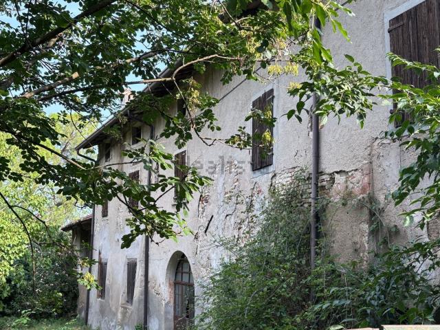 Rustici e casali in vendita di 1200 m² in Via XX Settembre