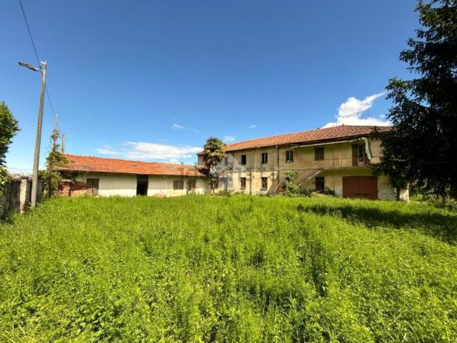 Rustici e casali in vendita di 1200 m² in Via Alberto Calleri di Sala, 6