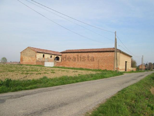 Rustici e casali in vendita di 1200 m² in Via Case Sparse di Cappella, 15