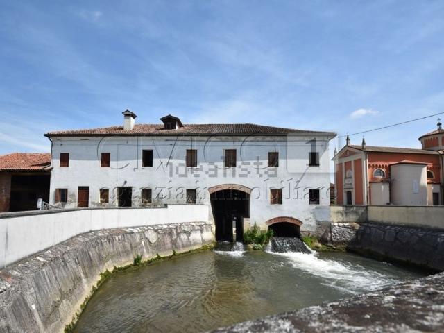 Rustici e casali in vendita di 1200 m² in Via Chiesa Rampazzo, 17