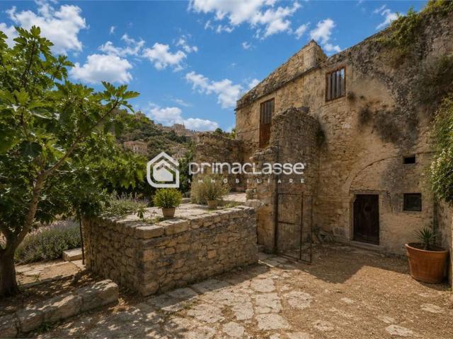 Rustici e casali in vendita di 120 m²