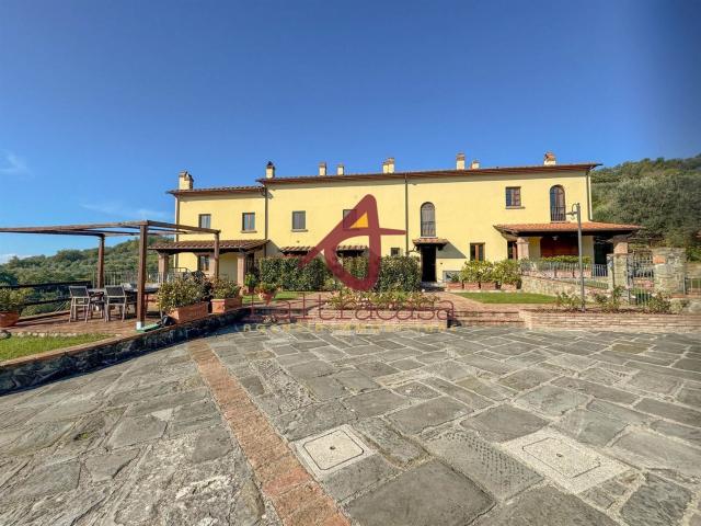 Rustici e casali in vendita di 120 m²