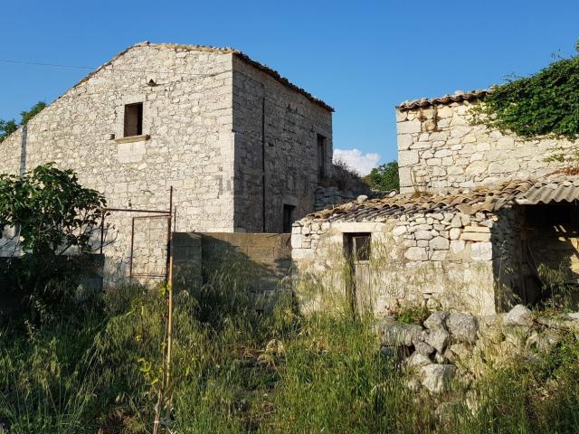 Rustici e casali in vendita di 120 m²