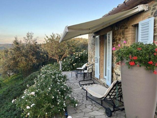 Rustici e casali in vendita di 120 m²