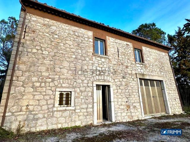 Rustici e casali in vendita di 120 m² in Contrada castagna