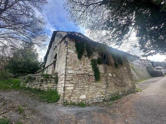 Rustici e casali in vendita di 120 m² in Frazione Castiglioni, 8
