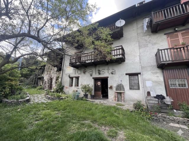 Rustici e casali in vendita di 120 m² in Via A.Doria, 3