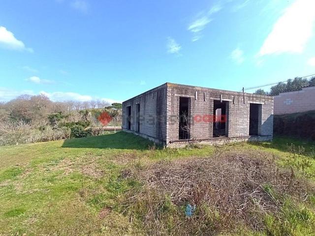 Rustici e casali in vendita di 120 m² in Via Amiata, 10