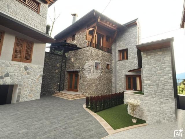 Rustici e casali in vendita di 120 m² in Via Casa Nuova