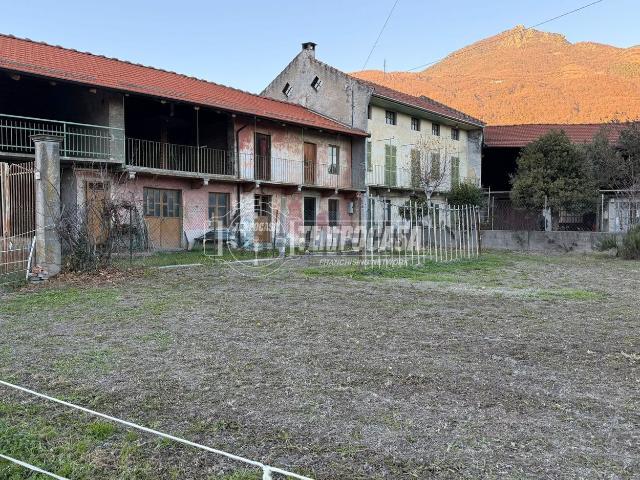 Rustici e casali in vendita di 125 m² in Via Cascina Bertini