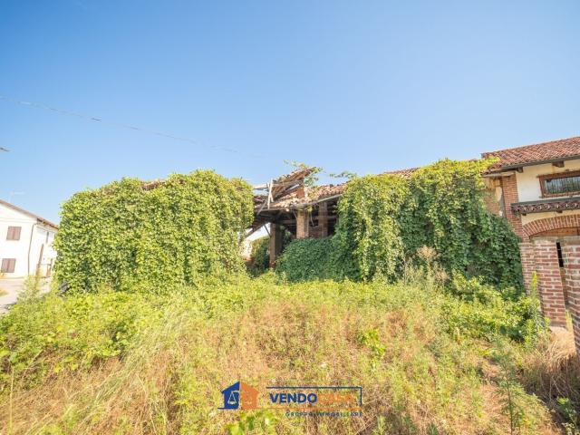 Rustici e casali in vendita di 120 m² in Via D. Saluzzo, 10