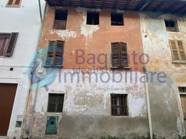 Rustici e casali in vendita di 120 m² in Via Dottor Parma, 43