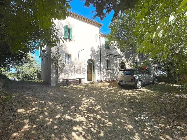 Rustici e casali in vendita di 120 m² in Via Farneto, 13