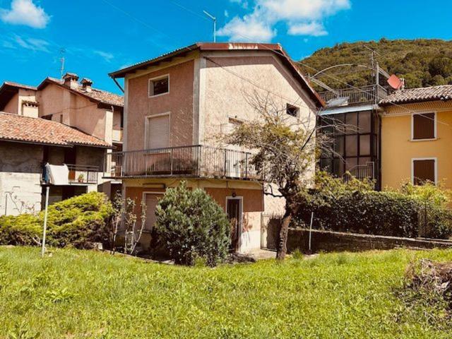 Rustici e casali in vendita di 120 m² in Via Raffaello Sanzio, 3