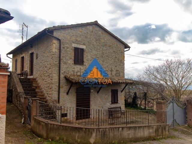 Rustici e casali in vendita di 120 m² in Via Rimembranze, 8
