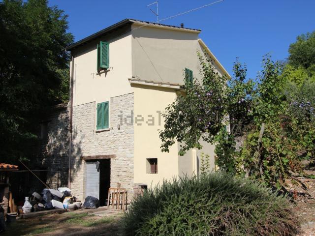 Rustici e casali in vendita di 120 m² in Via San Maria Pomonte
