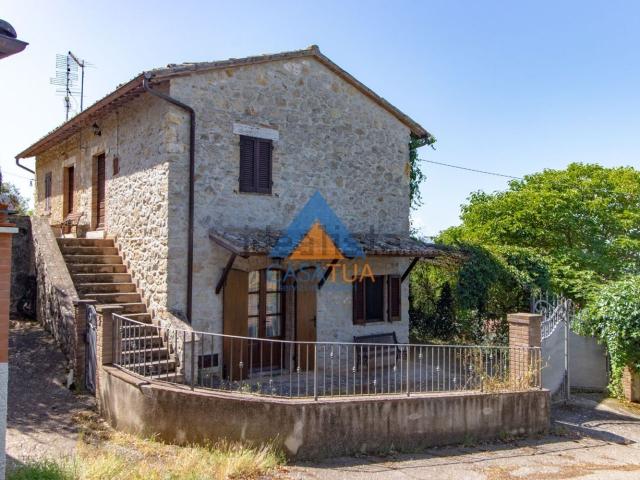 Rustici e casali in vendita di 120 m² in Via Schiasciarelle