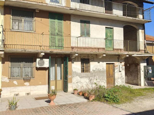 Rustici e casali in vendita di 120 m² in Via Sozzago