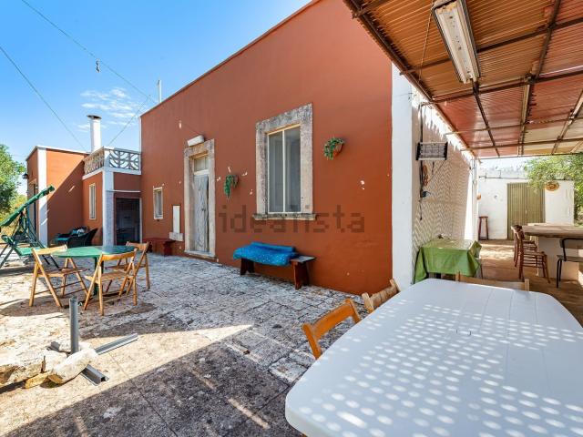 Rustici e casali in vendita di 120 m² in Via Spine Rossine