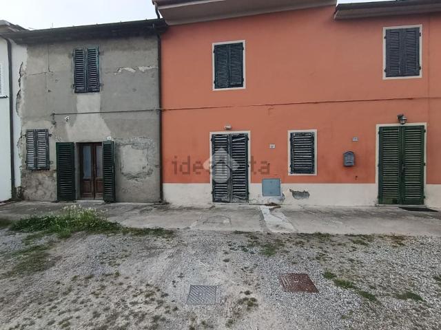 Rustici e casali in vendita di 121 m² in Via delle Cantarelle, 107